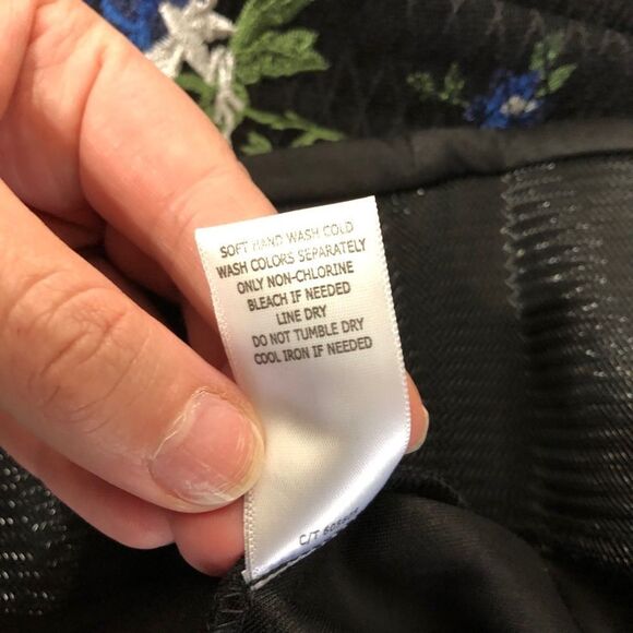 Taylor black long sheer sleeves embroidered dress - Picture 12 of 13